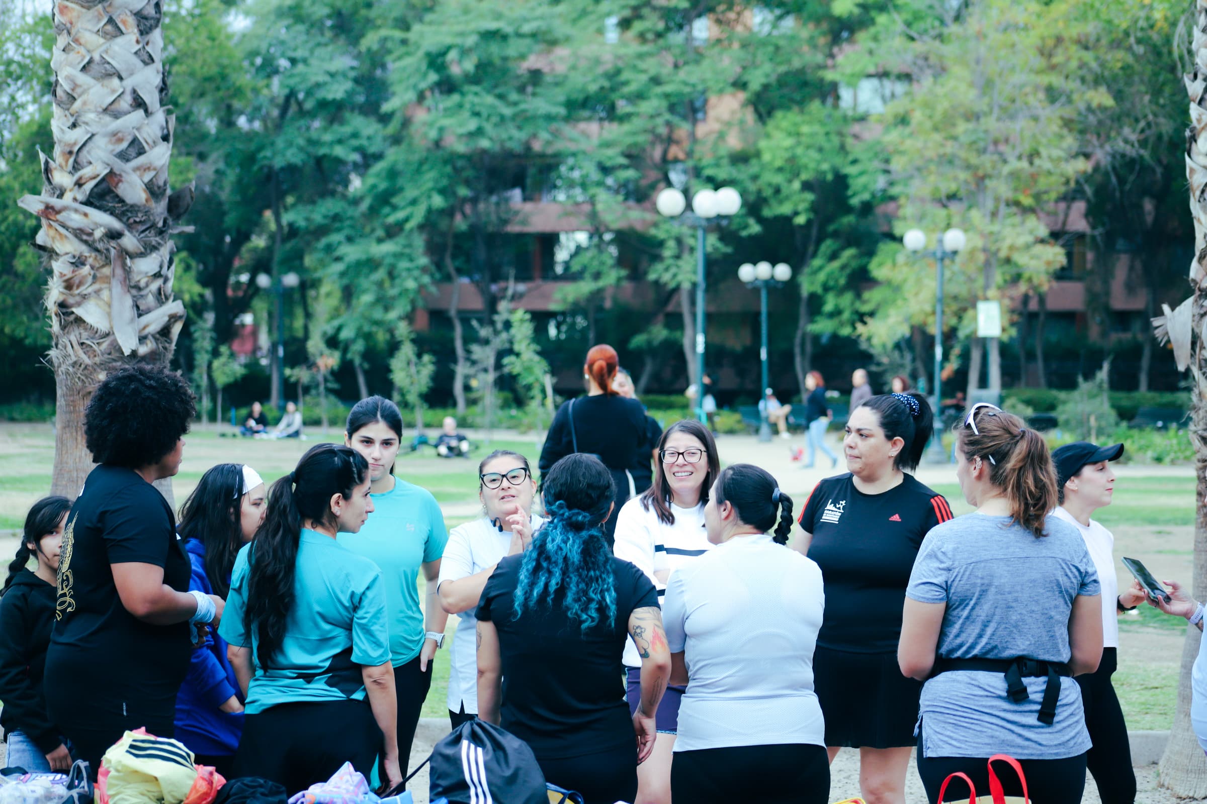 Equipo Cielas reunido en círculo