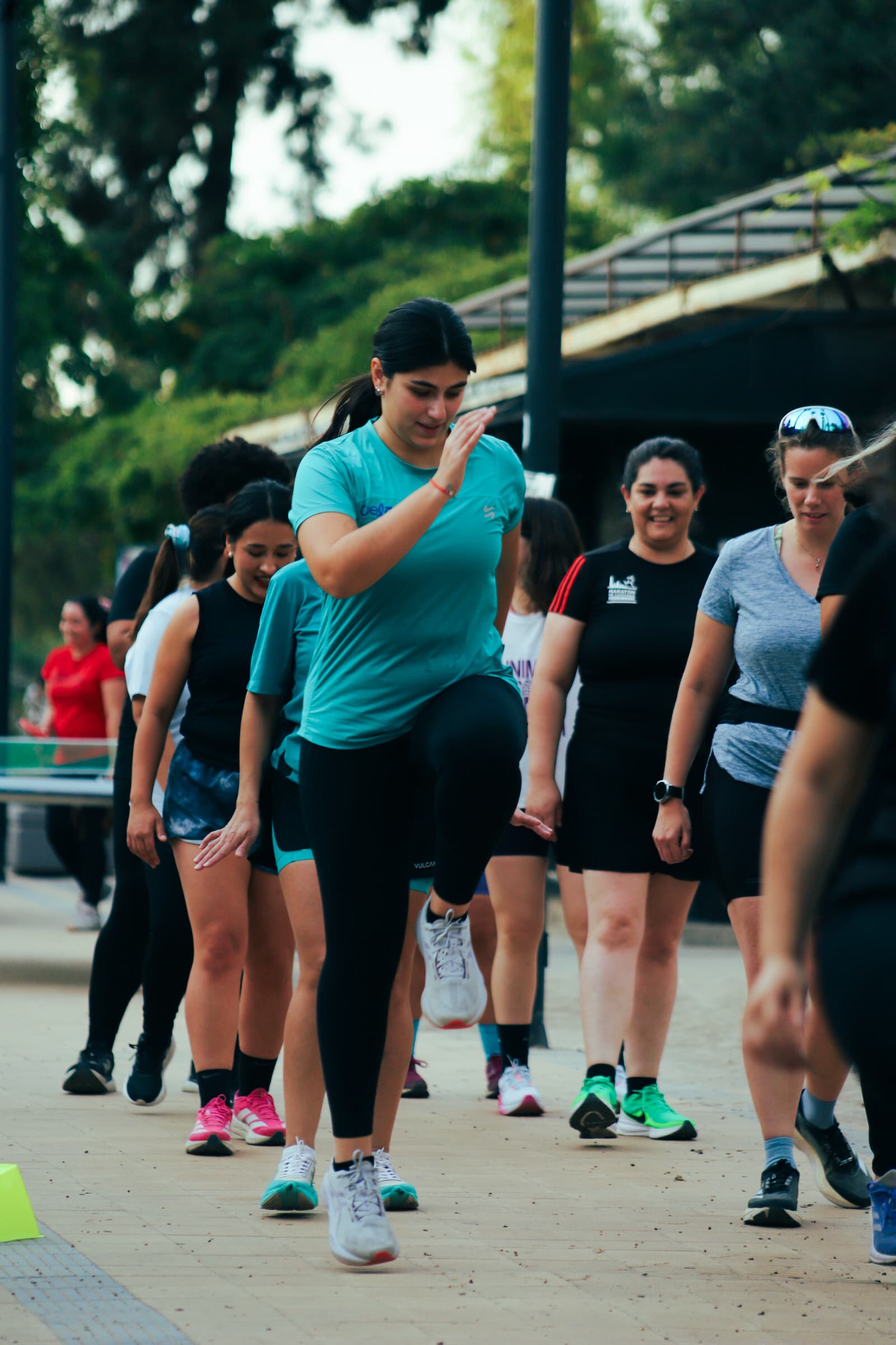 Grupo de Cielas entrenando en el parque
